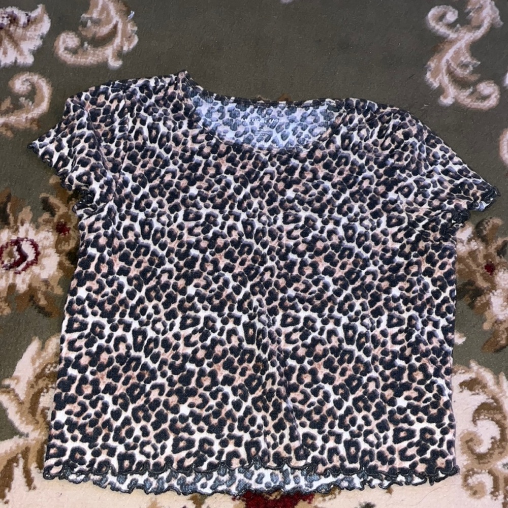 American Eagle cheetah print cropped shirt.